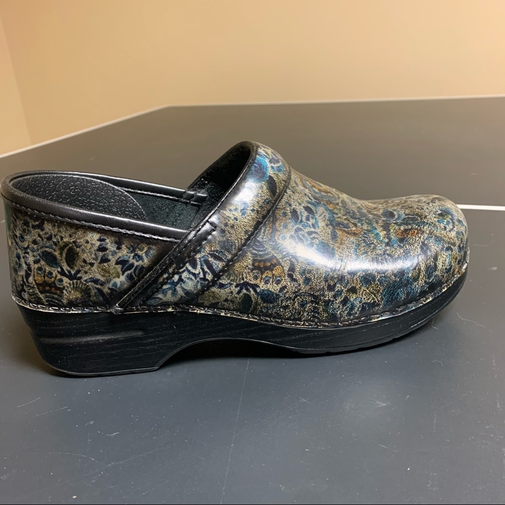 Dansko, size 9.5-10 women’s, multicolored